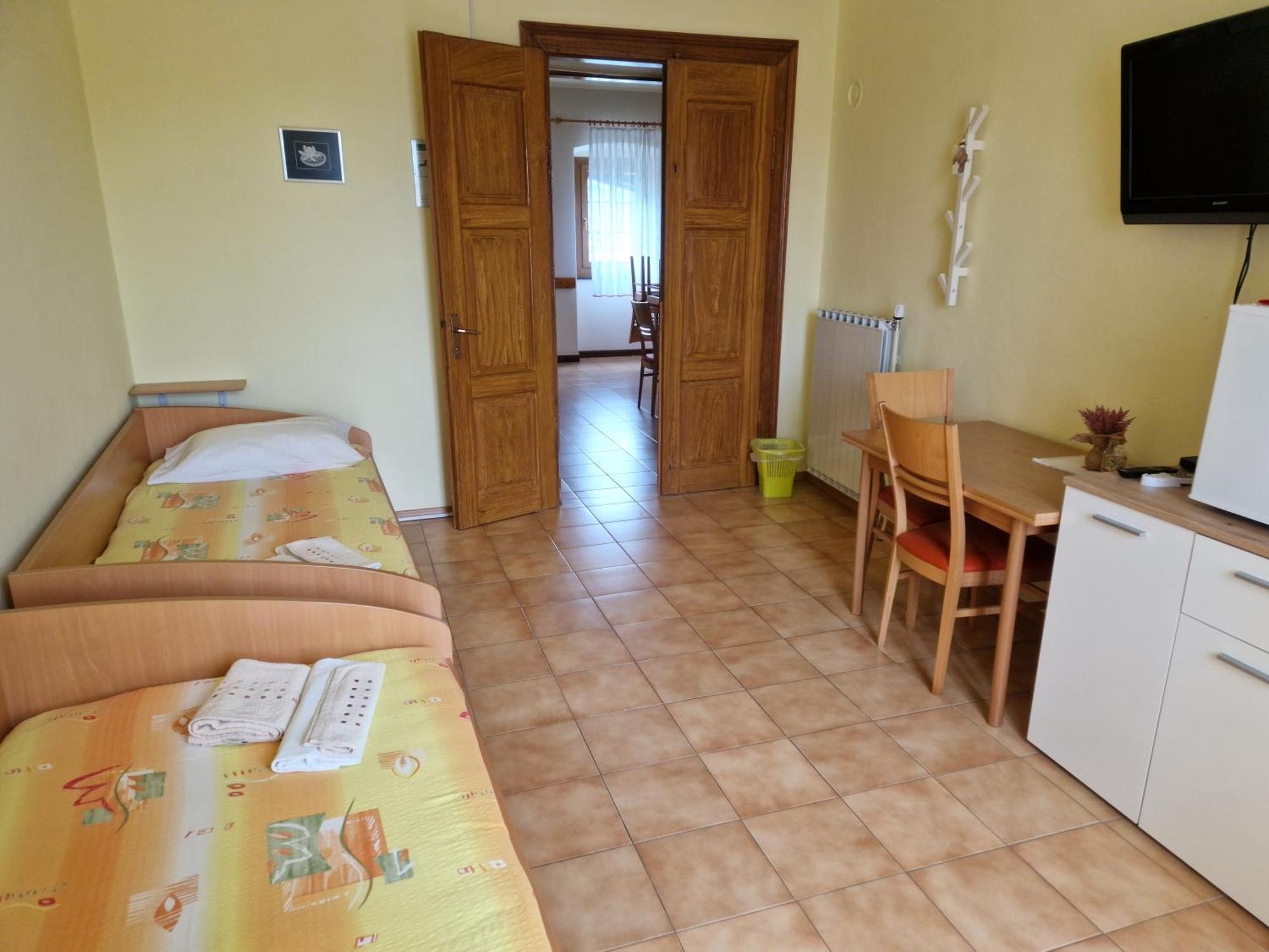 Apartma In Soba Vipavski Kriz Ajdovscina Bilik gambar